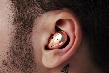 Video hướng dẫn cách đeo tai nghe Galaxy Buds Live đúng cách