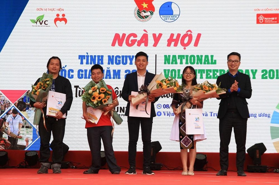 Hơn 1.000 bạn trẻ nhiệt huyết tham gia Ngày hội tình nguyện Quốc gia - 4 Hơn 1.000 bạn trẻ nhiệt huyết tham gia Ngày hội tình nguyện Quốc gia - 4