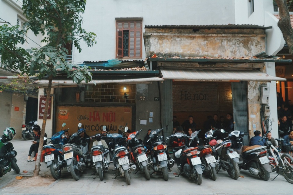 Quán cà phê có tuổi đời thách thức thời gian trên phố cổ Hà Nội - 1 Quán cà phê có tuổi đời thách thức thời gian trên phố cổ Hà Nội - 1