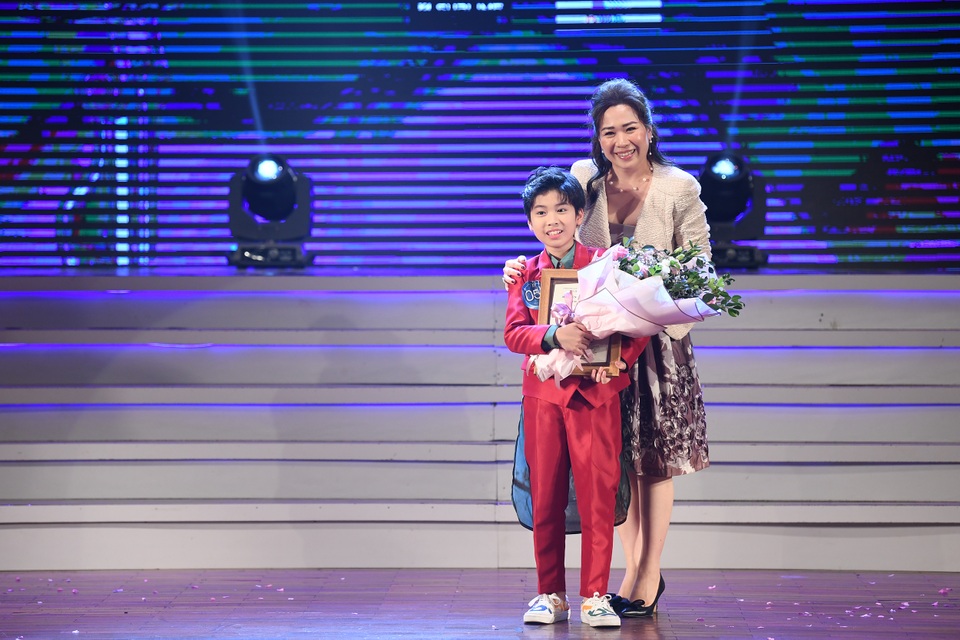 Nguyễn Ngọc Anh giành giải nhất “Giọng hát hay tiếng Hàn Quốc - VOV 2019” - 8 Nguyễn Ngọc Anh giành giải nhất “Giọng hát hay tiếng Hàn Quốc - VOV 2019” - 8