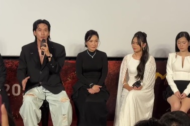 Tuấn Trần chia sẻ về vai diễn khiến anh bật khóc trong "Mang mẹ đi bỏ"