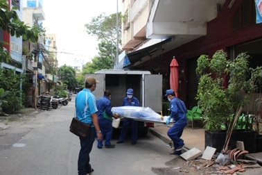 Phát hiện thi thể một đạo diễn sân khấu trên tầng 11 chung cư