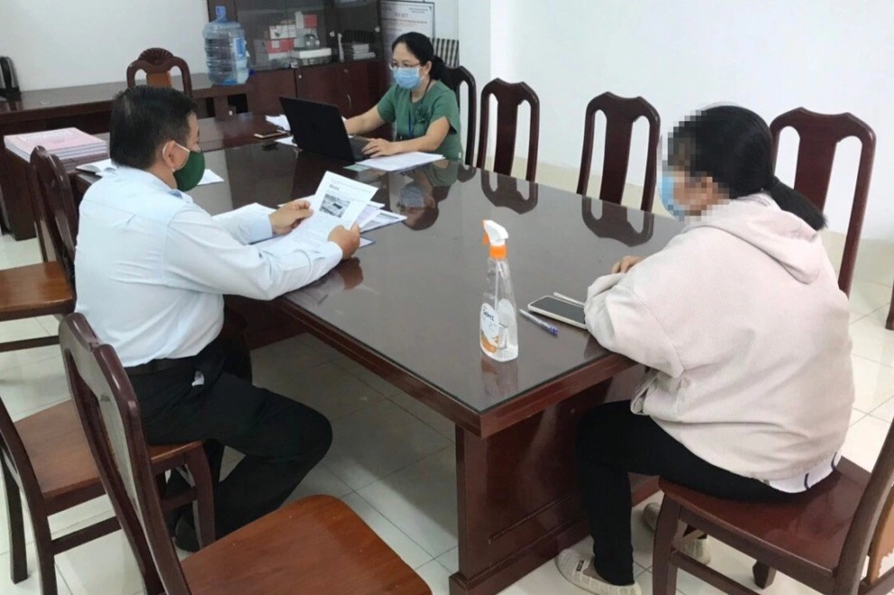 Đăng tin giun đất trị Covid-19, cô gái trẻ ở Cần Thơ bị xử lý nghiêm - 1