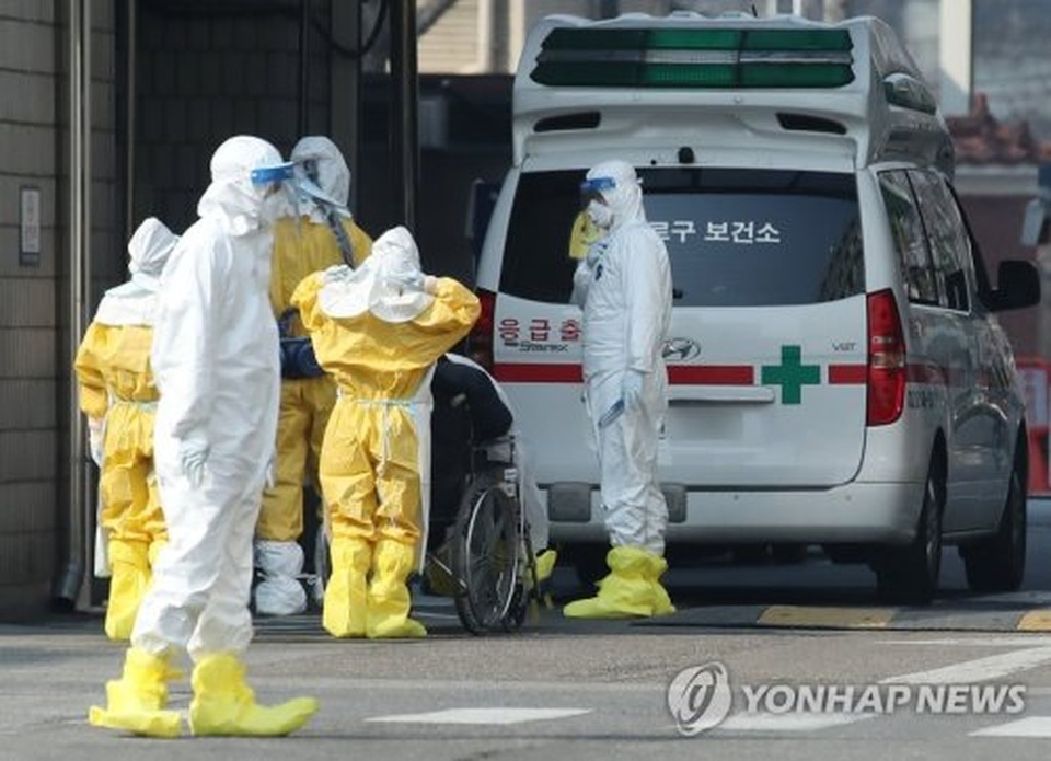 Số ca nhiễm Covid-19 ở Hàn Quốc tăng vọt lên 346 - 1