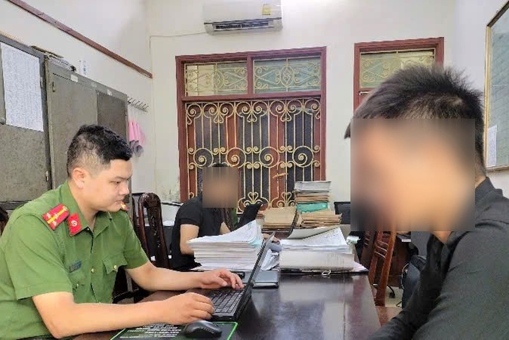 Nam thanh niên bị ép tham gia đường dây lừa đảo xuyên quốc gia - 1 Nam thanh niên bị ép tham gia đường dây lừa đảo xuyên quốc gia - 1