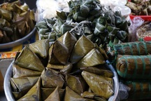 Chủ hàng tuyển thêm người, thu tiền triệu từ dịp Tết Đoan Ngọ