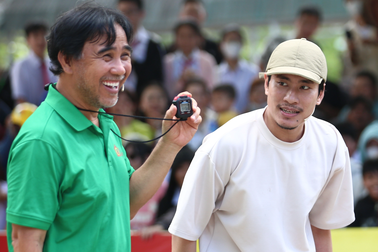 Kiều Minh Tuấn khóc nghẹn nhớ tuổi thơ mất cha