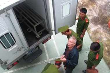 Cưỡng đoạt tài sản sau va chạm, Hùng “máu” khét tiếng xứ Thanh lĩnh án