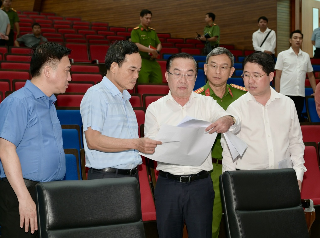 Bí thư Trần Lưu Quang khảo sát địa điểm tổ chức Đại hội Đảng bộ TPHCM - 2 Bí thư Trần Lưu Quang khảo sát địa điểm tổ chức Đại hội Đảng bộ TPHCM - 2