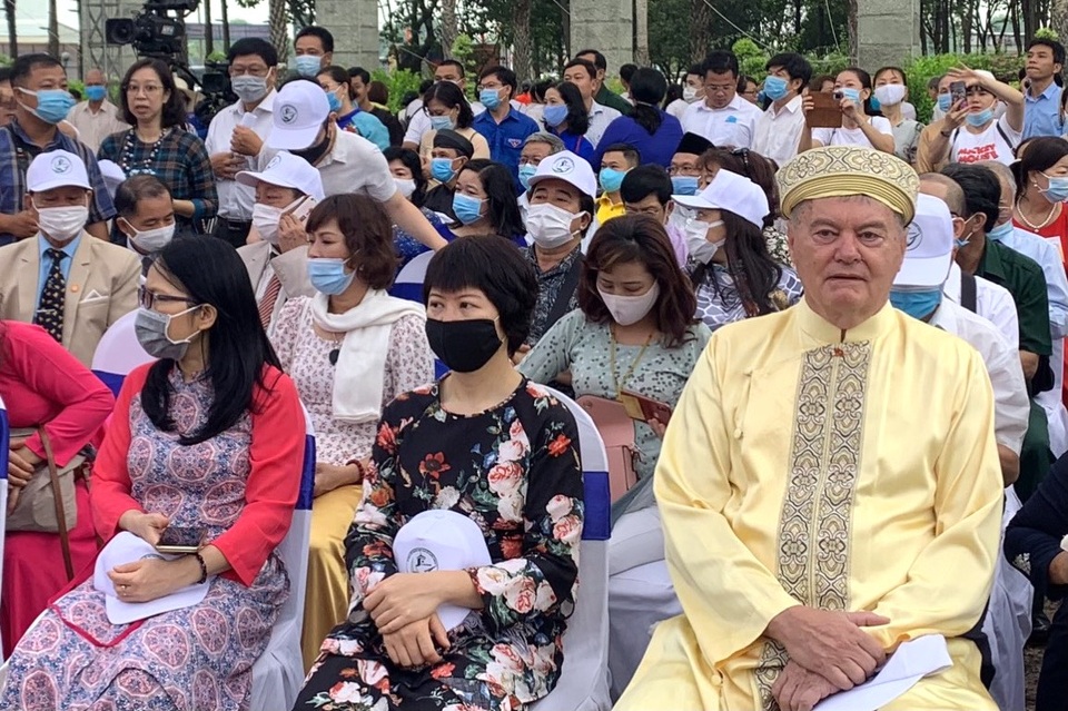Rước kiệu mang lễ vật dâng lên các Vua Hùng - 11 Rước kiệu mang lễ vật dâng lên các Vua Hùng - 11
