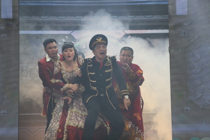 'Cô Đẩu' Công Lý có giới tính linh hoạt trong Táo quân 2017