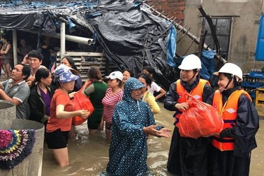 Các tỉnh vùng lũ cần hỗ trợ khẩn cấp gần 32.000 tấn gạo