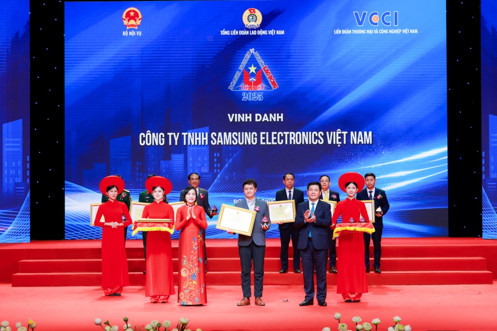 Samsung Việt Nam tiếp tục là “Doanh nghiệp tiêu biểu vì người lao động 2025” - 2 Samsung Việt Nam tiếp tục là “Doanh nghiệp tiêu biểu vì người lao động 2025” - 2