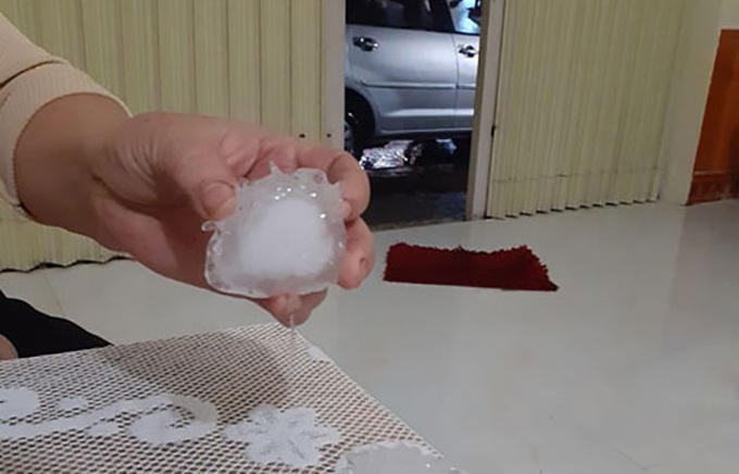 Mưa đá gây thiệt hại tại một số tỉnh, thành phố miền bắc - Ảnh 4. Mưa đá gây thiệt hại tại một số tỉnh, thành phố miền bắc - Ảnh 4.