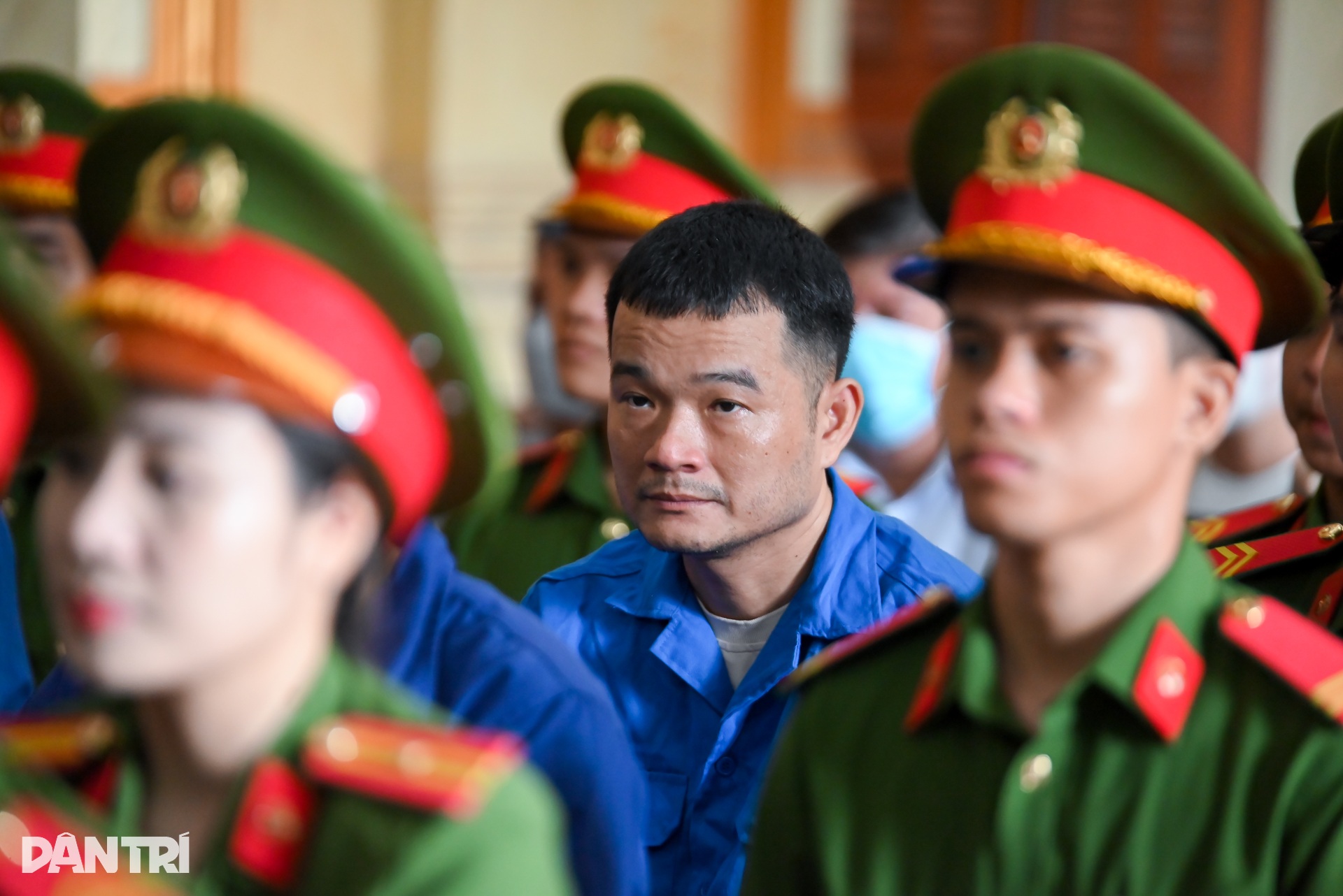 Vụ trục lợi 10 tấn vàng: Cựu Tổng giám đốc SJC cùng 15 đồng phạm hầu tòa - 6 Vụ trục lợi 10 tấn vàng: Cựu Tổng giám đốc SJC cùng 15 đồng phạm hầu tòa - 6