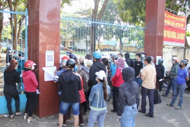 Yêu cầu chấm dứt ngay tình trạng chen chúc tiêm vaccine