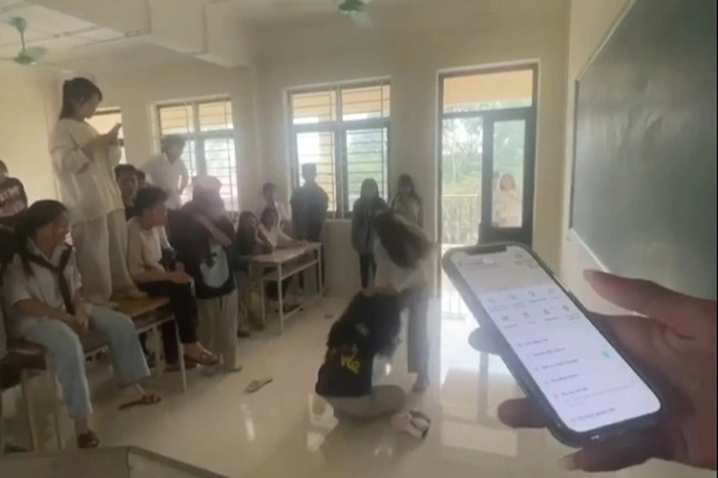 Учениця 10-го класу потрапила до лікарні після побиття однокласником - 1 Nữ sinh lớp 10 bị bạn cùng lớp đánh nhập viện - 1