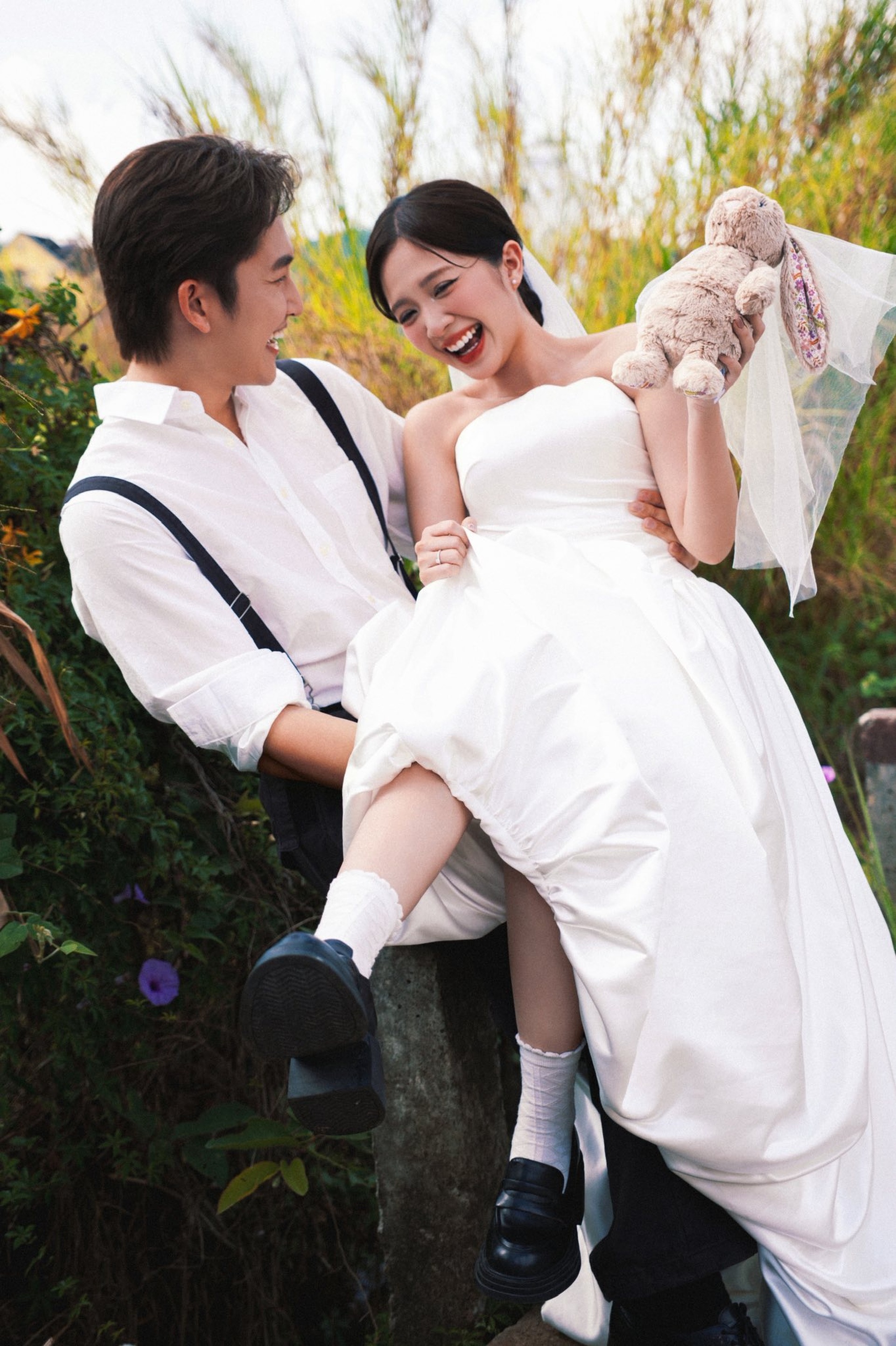 Ảnh cưới của Đình Tú - Ngọc Huyền được khen tuyệt đối điện ảnh - 8 Ảnh cưới của Đình Tú - Ngọc Huyền được khen tuyệt đối điện ảnh - 8