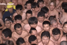 Khách tiếc nuối khi lễ hội khỏa thân 1.000 năm tuổi ở Nhật bị xóa sổ