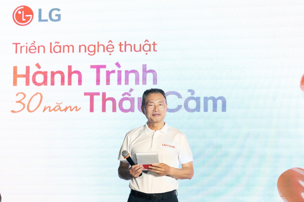 គំនួសពណ៌ប្រចាំសប្តាហ៍៖ តម្លៃបណ្តាញ Pi ឡើងដល់បាត រូបថត iPhone 17 Pro Max លេចធ្លាយជាសាធារណៈ - 7 Điểm tuần: Giá Pi Network chạm đáy, iPhone 17 Pro Max lộ ảnh nơi công cộng - 7
