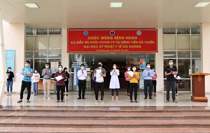 Đến chiều 24/2, Bệnh viện Dã chiến 2 công bố thêm 13 bệnh nhân khỏi bệnh - Ảnh 1. Đến chiều 24/2, Bệnh viện Dã chiến 2 công bố thêm 13 bệnh nhân khỏi bệnh - Ảnh 1.