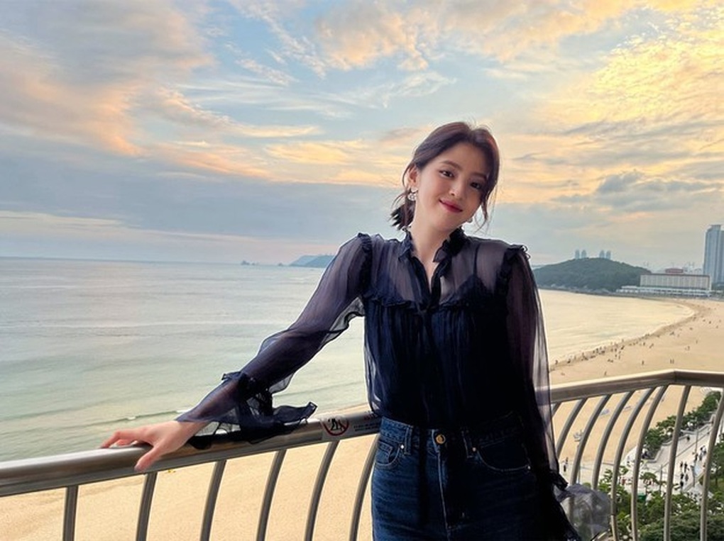 Gu thời trang sân bay và dạo phố cực chất của chị đẹp Han So Hee - 9 Gu thời trang sân bay và dạo phố cực chất của chị đẹp Han So Hee - 9