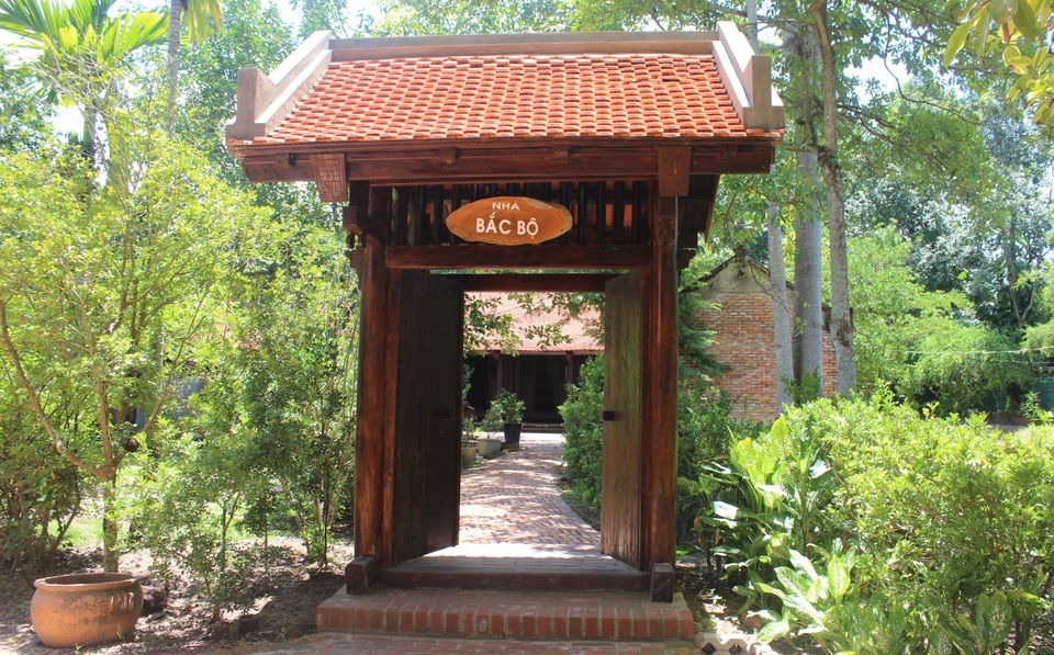 Tham quan văn hóa các vùng miền trong một ngày - 1 Tham quan văn hóa các vùng miền trong một ngày - 1