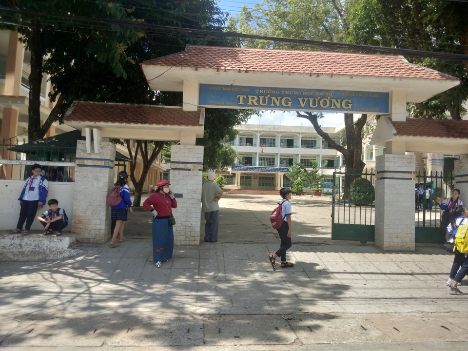 Lại nghi bị lộ đề thi học kỳ 2 môn Văn lớp 9 ở TP. Pleiku - 1 Lại nghi bị lộ đề thi học kỳ 2 môn Văn lớp 9 ở TP. Pleiku - 1