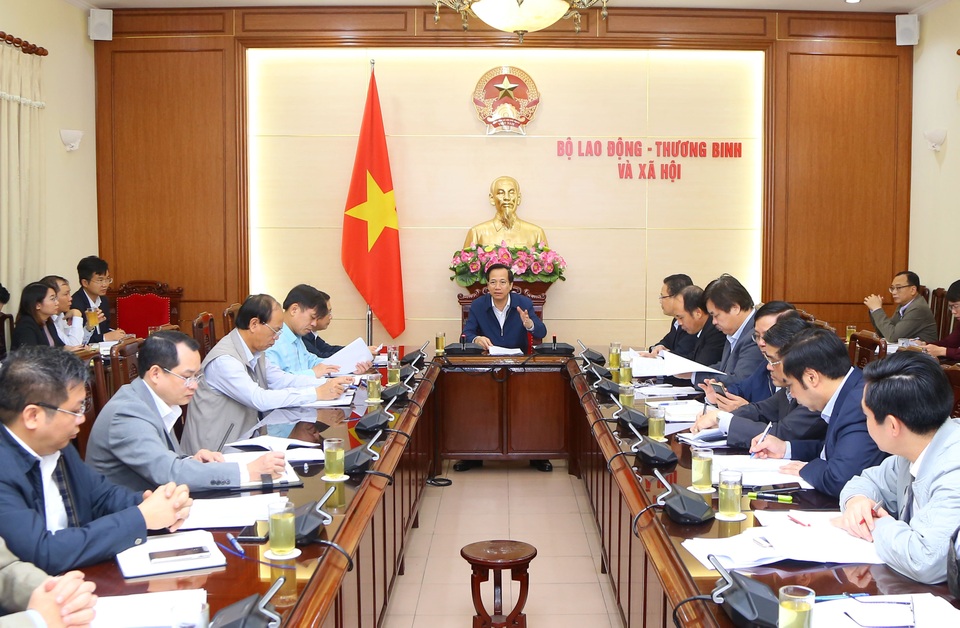 Bộ trưởng Đào Ngọc Dung: Tháo gỡ hồ sơ thanh niên xung phong còn tồn đọng - 2 Bộ trưởng Đào Ngọc Dung: Tháo gỡ hồ sơ thanh niên xung phong còn tồn đọng - 2