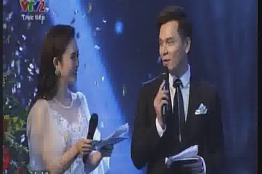 Thủ tướng Nguyễn Xuân Phúc trao giải Nhất Công nghệ Thông tin Nhân tài Đất Việt