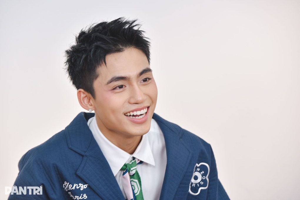 Ca sĩ Mono: Dù ở vị trí nào, tôi cũng không kén chọn sân khấu - 1