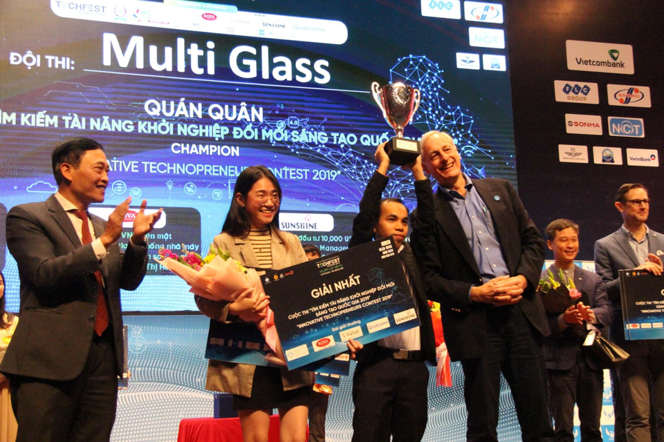 Dự án MultiGlass xuất sắc trở thành Quán quân Cuộc thi tìm kiếm tài năng khởi nghiệp quốc gia 2019 - 1 Dự án MultiGlass xuất sắc trở thành Quán quân Cuộc thi tìm kiếm tài năng khởi nghiệp quốc gia 2019 - 1