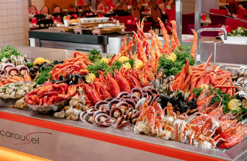 Vụ khách nhét 10kg hải sản vào túi mang về: Ăn buffet giống ăn cỗ lấy phần? - 3