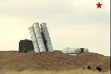 Hệ thống tên lửa phòng không S-400 của Nga