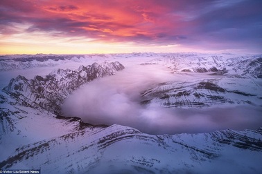 Ngắm dòng sông mây đẹp “ma mị” ở Canada