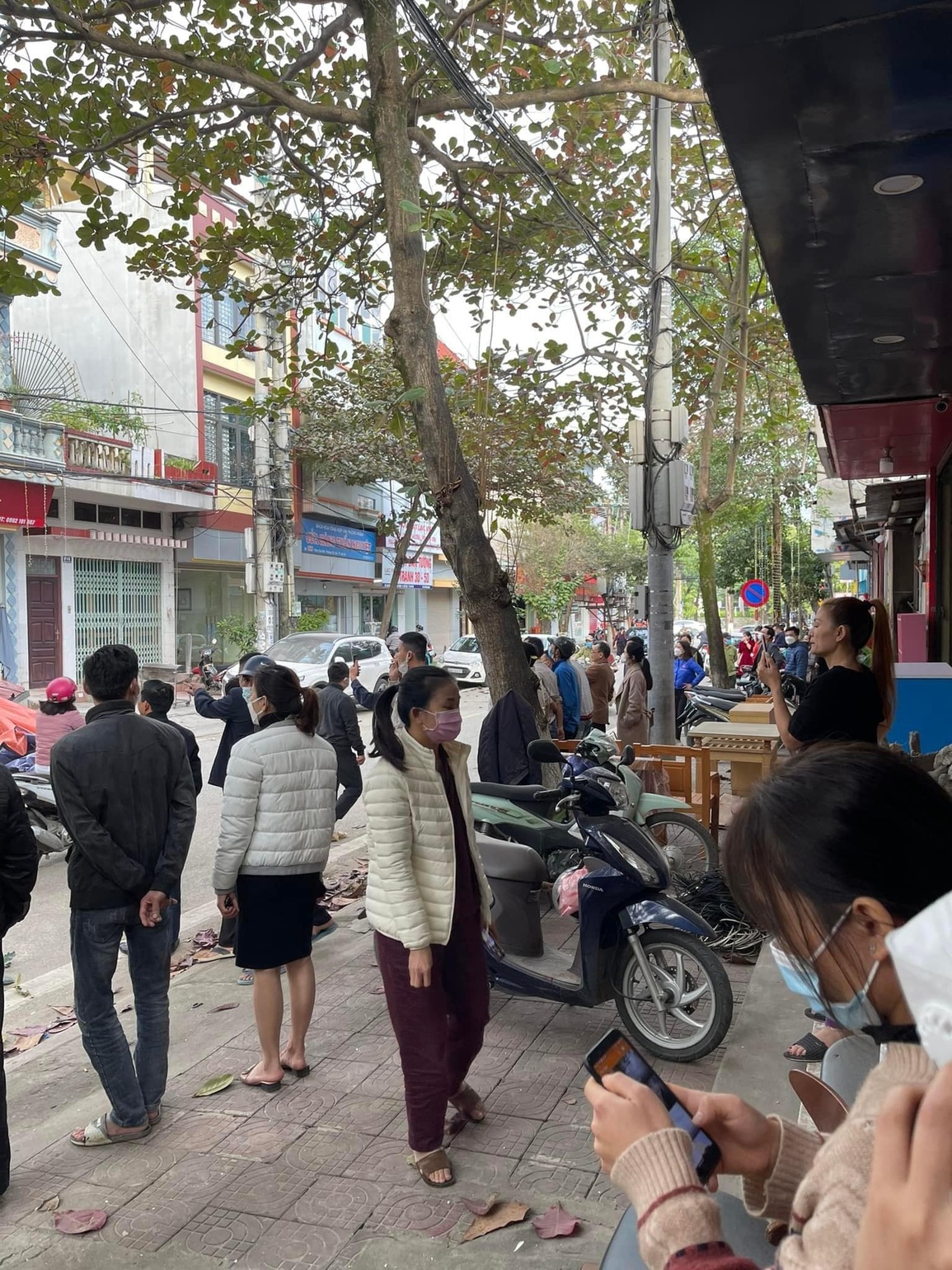 Lào Cai: Đào móng xây nhà làm sập nhà hàng xóm - 4 Lào Cai: Đào móng xây nhà làm sập nhà hàng xóm - 4