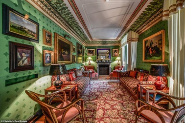 Biệt thự trị giá 290 tỷ đồng của nhà thiết kế thời trang lừng danh Valentino Garavani