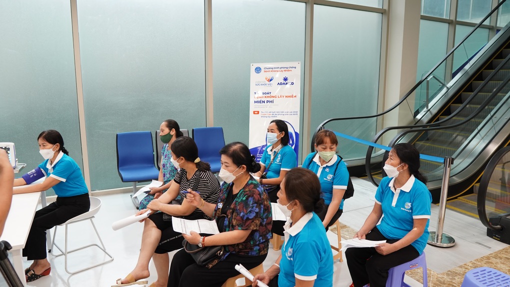 Chăm sóc sức khỏe Việt: chương trình tầm soát sức khỏe miễn phí cho cộng đồng - 2 Chăm sóc sức khỏe Việt: chương trình tầm soát sức khỏe miễn phí cho cộng đồng - 2