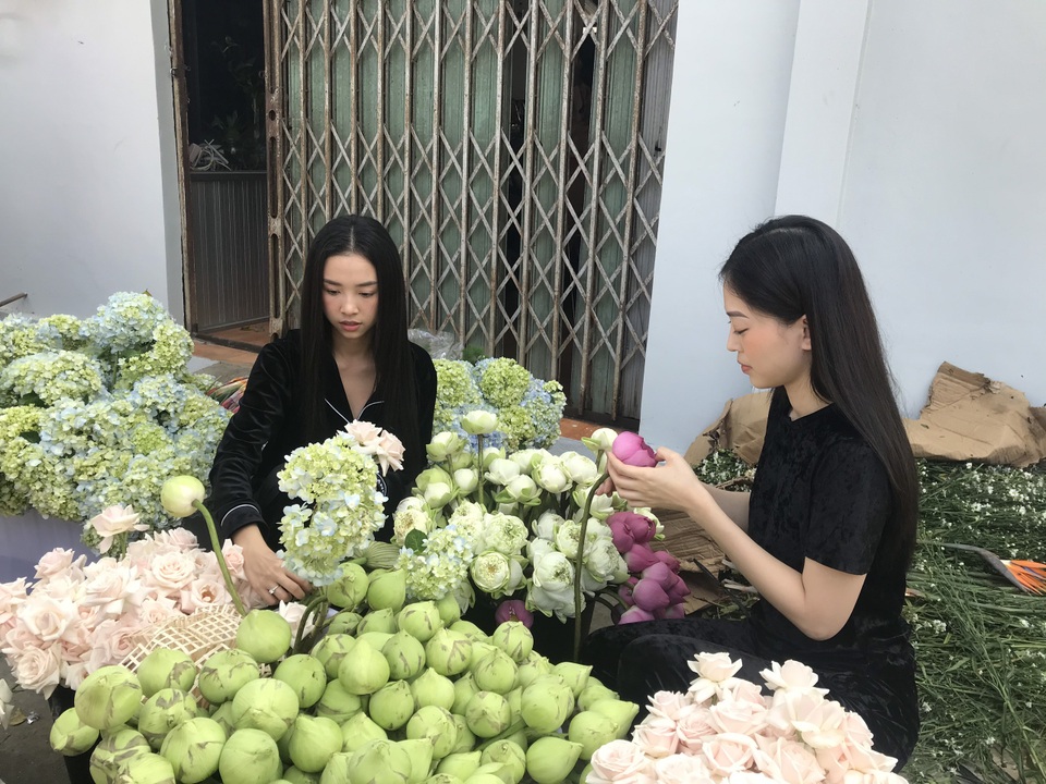 Á hậu Thúy An tự tay trang trí đám cưới ở quê nhà Kiên Giang - 9 Á hậu Thúy An tự tay trang trí đám cưới ở quê nhà Kiên Giang - 9
