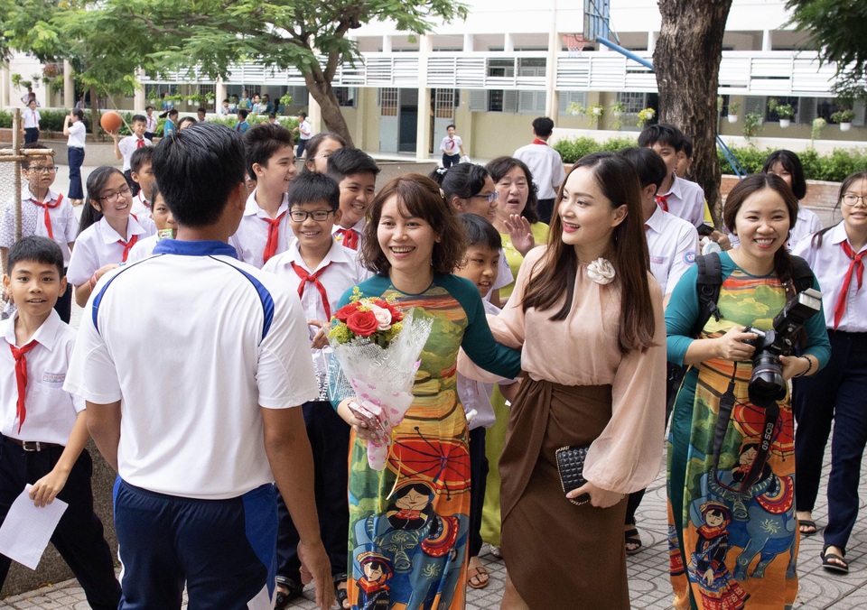 Lan Phương “hiến kế” cho các thầy cô giáo nhân ngày 20/11 - 1 Lan Phương “hiến kế” cho các thầy cô giáo nhân ngày 20/11 - 1