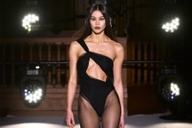 Nữ người mẫu gốc Việt 23 tuổi đã "càn quét" nhiều sàn diễn lớn ở Ý, Pháp