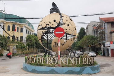 Phố đi bộ sầm uất ở Ninh Bình rơi cảnh "chết lâm sàng"