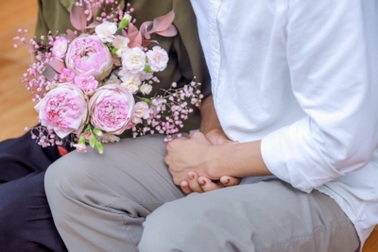 Những người mẹ đặc biệt lần đầu tiên trong đời được nhận hoa từ con