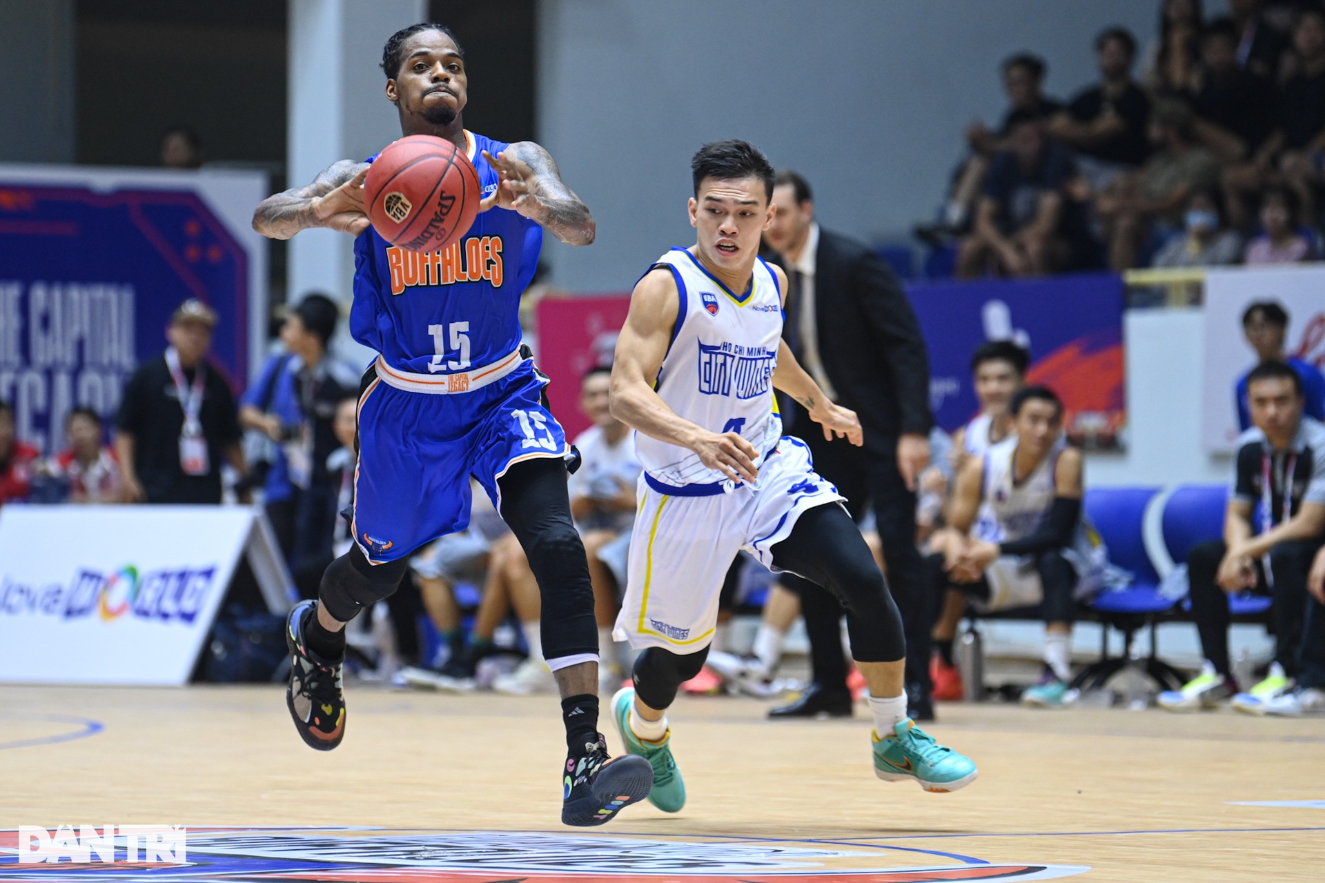 Ngôi sao tuyển bóng rổ Việt Nam thi đấu nhạt nhòa ngày khai mạc VBA 2022 - 18 Ngôi sao tuyển bóng rổ Việt Nam thi đấu nhạt nhòa ngày khai mạc VBA 2022 - 18