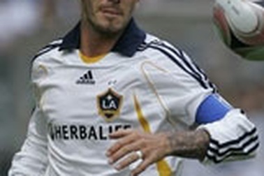 Capello bí mật cho người đi "ngắm lại" Beckham