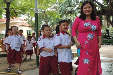 Gần 1,3 triệu học sinh tựu trường, TPHCM đề xuất tăng biên chế giáo viên