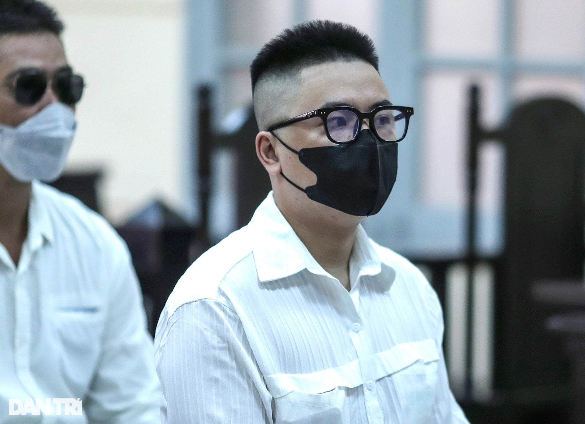 Trang Nemo cùng đồng phạm đeo kính, bịt khẩu trang kín mít hầu tòa - 7