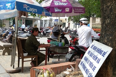 Bệnh viện lớn nhất miền Bắc lùi thời gian ngừng trông xe cho bệnh nhân