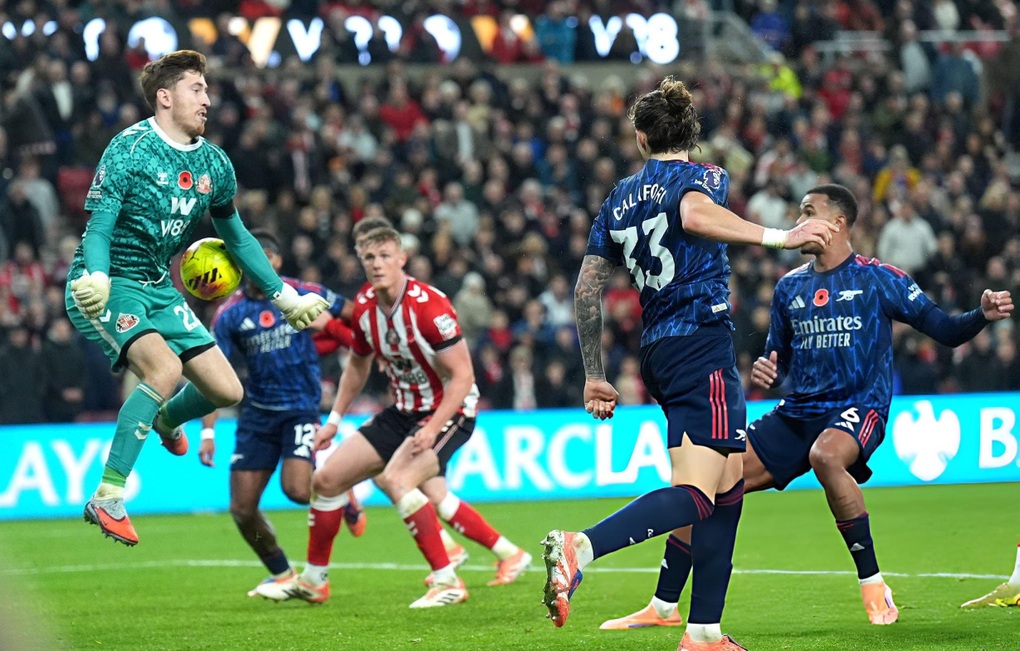 Sunderland cầm hòa kịch tính Arsenal tại sân Ánh sáng - 2