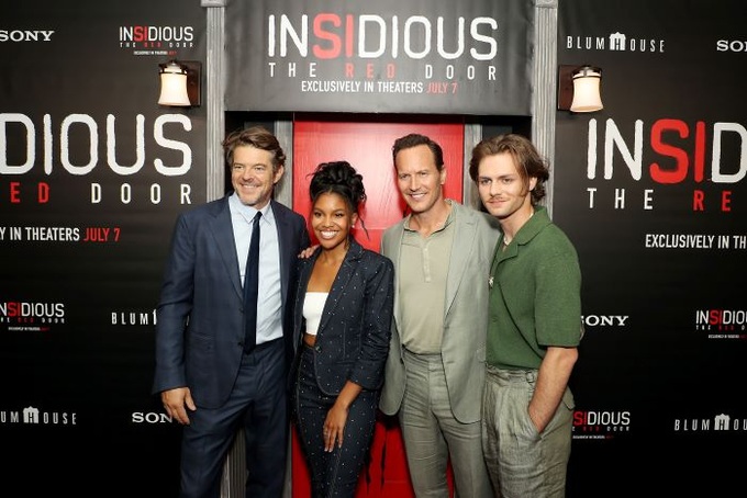 Jason Blum cùng bộ ba diễn viên chính của “Insidious: The Red Door”.